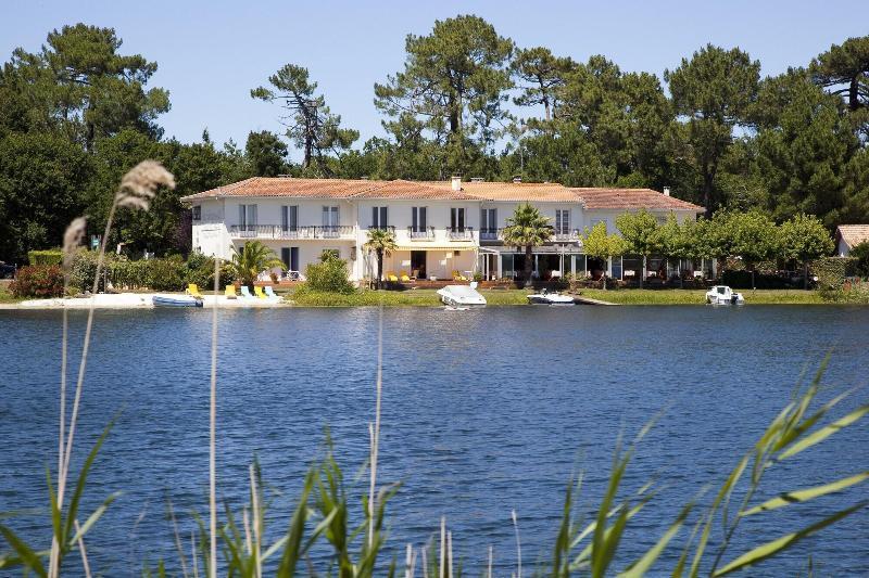 La Caravelle Logis Hotel Biscarrosse Bagian luar foto