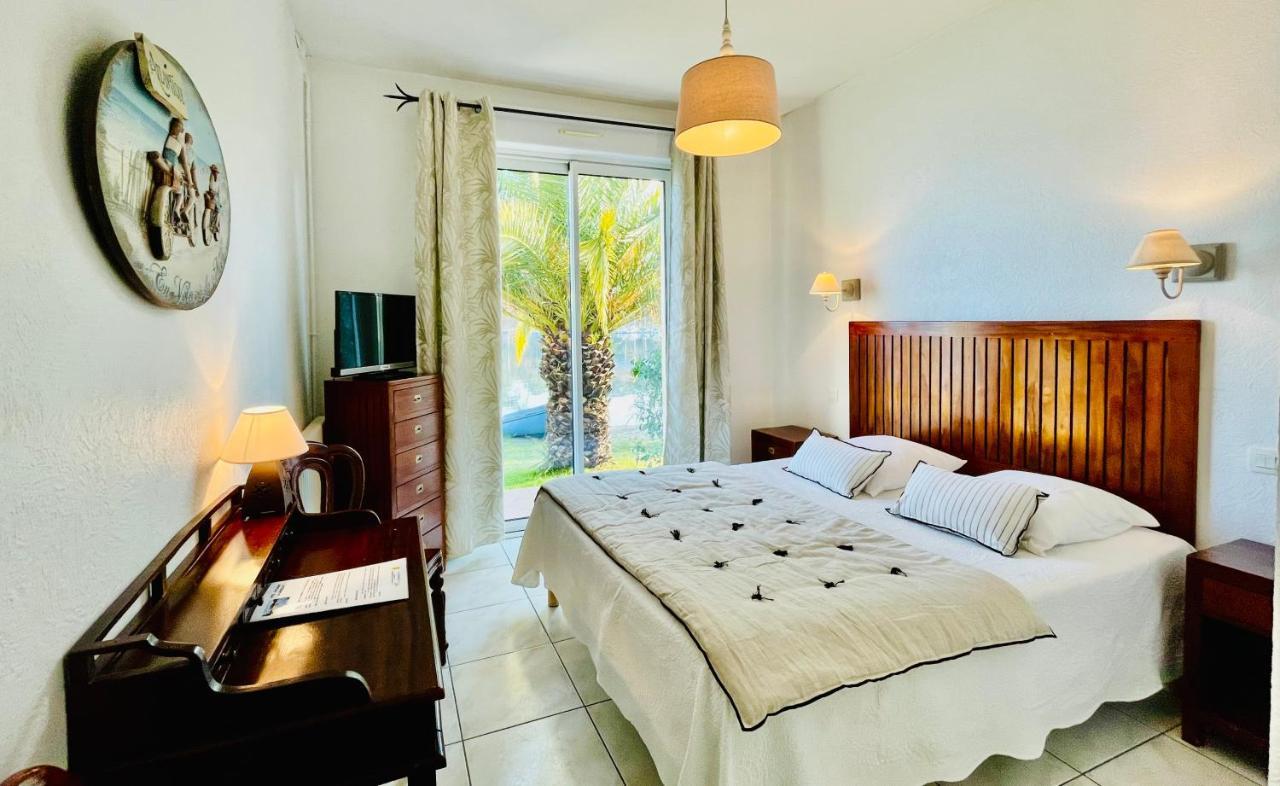 La Caravelle Logis Hotel Biscarrosse Bagian luar foto